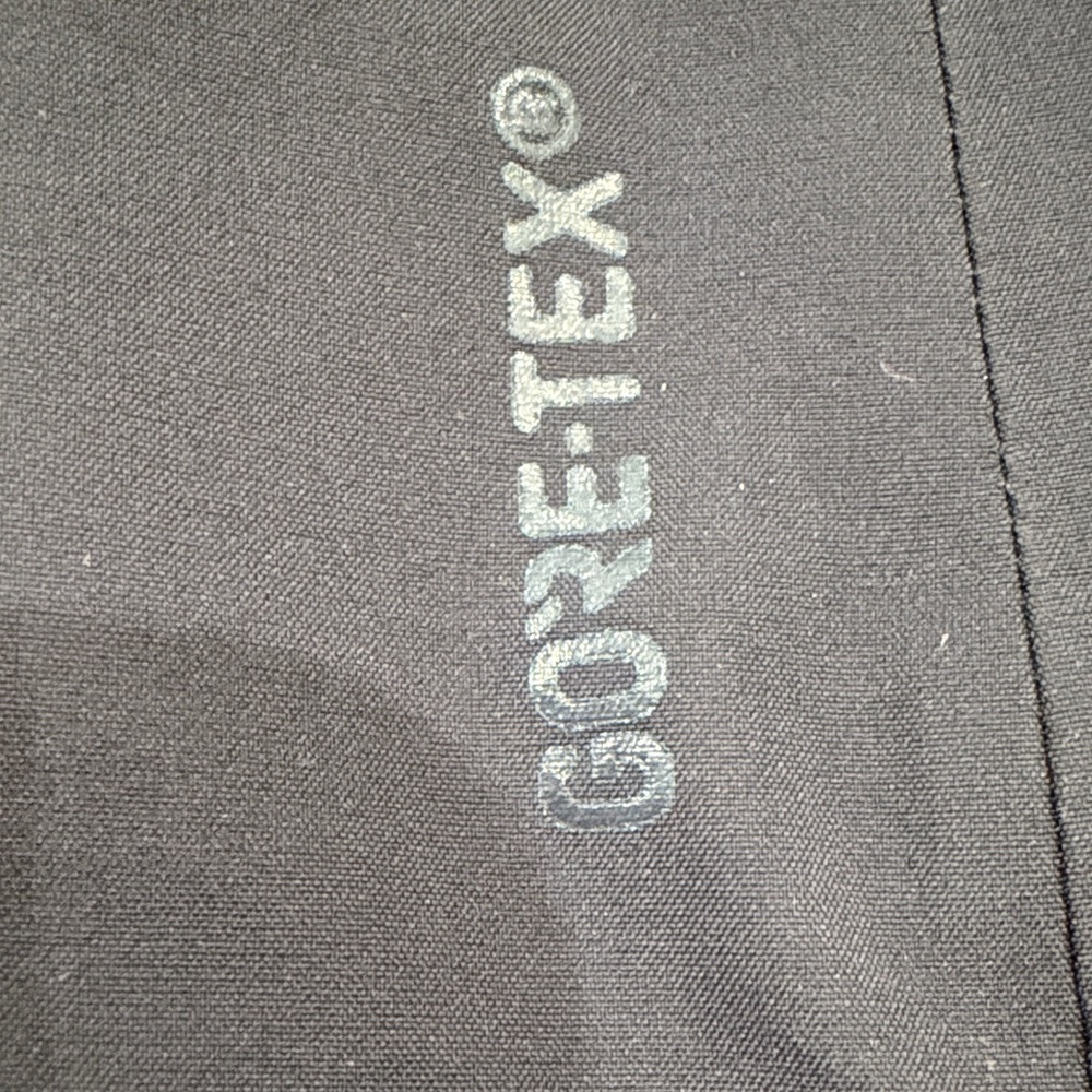 Arc'teryx Navy Blue Hooded Goretex Rain Jacket - Picture 3 of 7